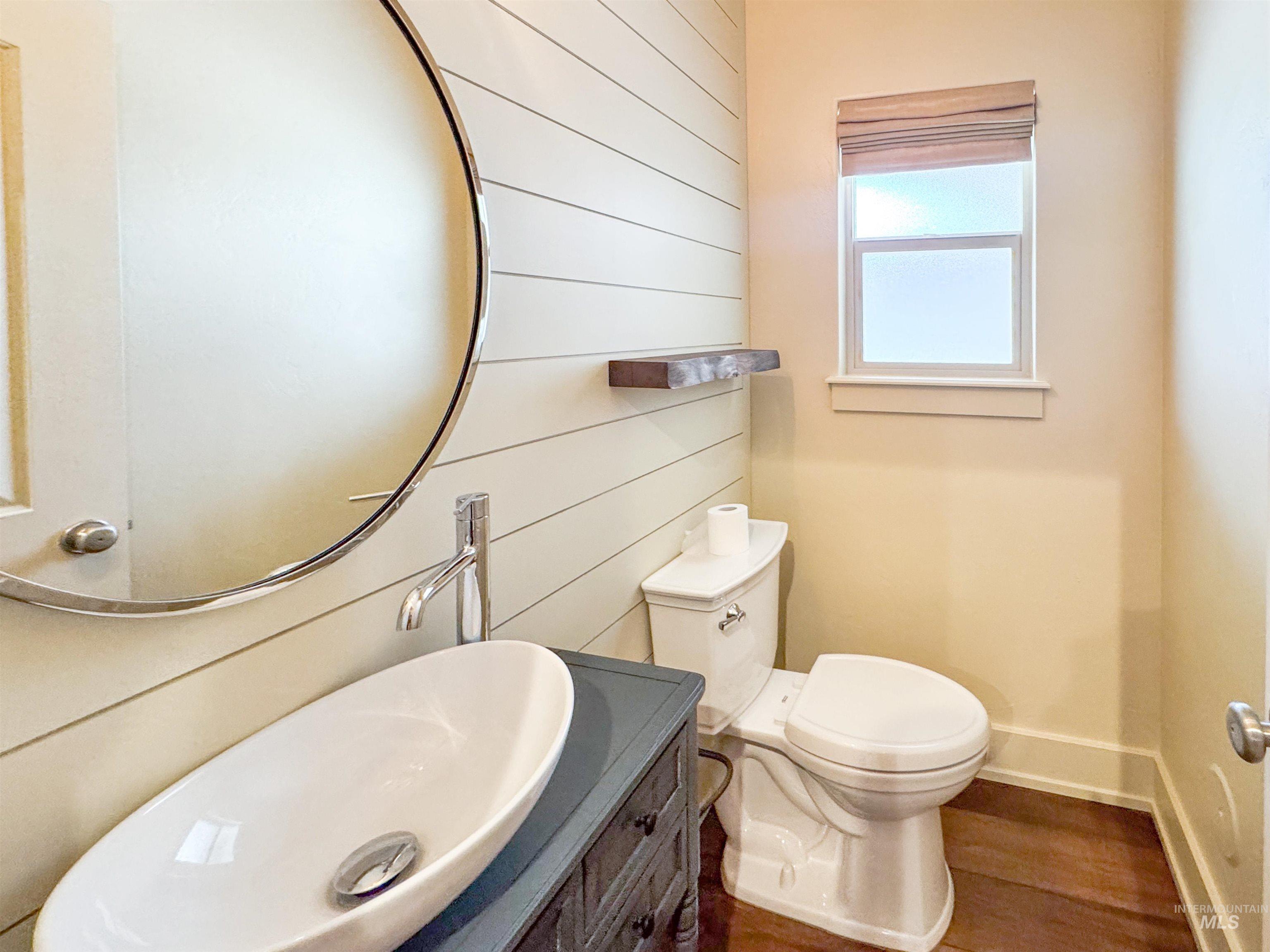 998 E Shadow Creek Lane