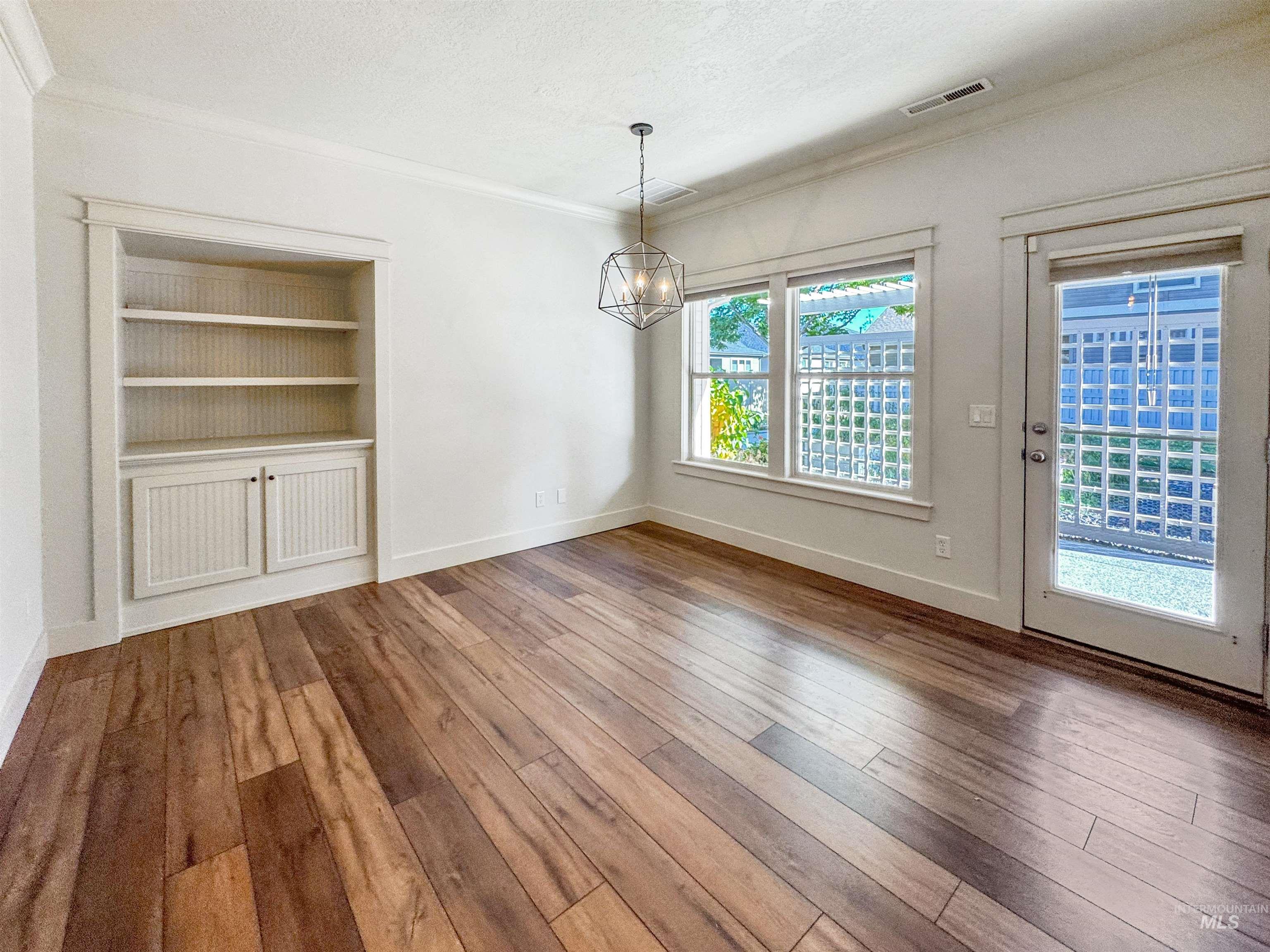 998 E Shadow Creek Lane