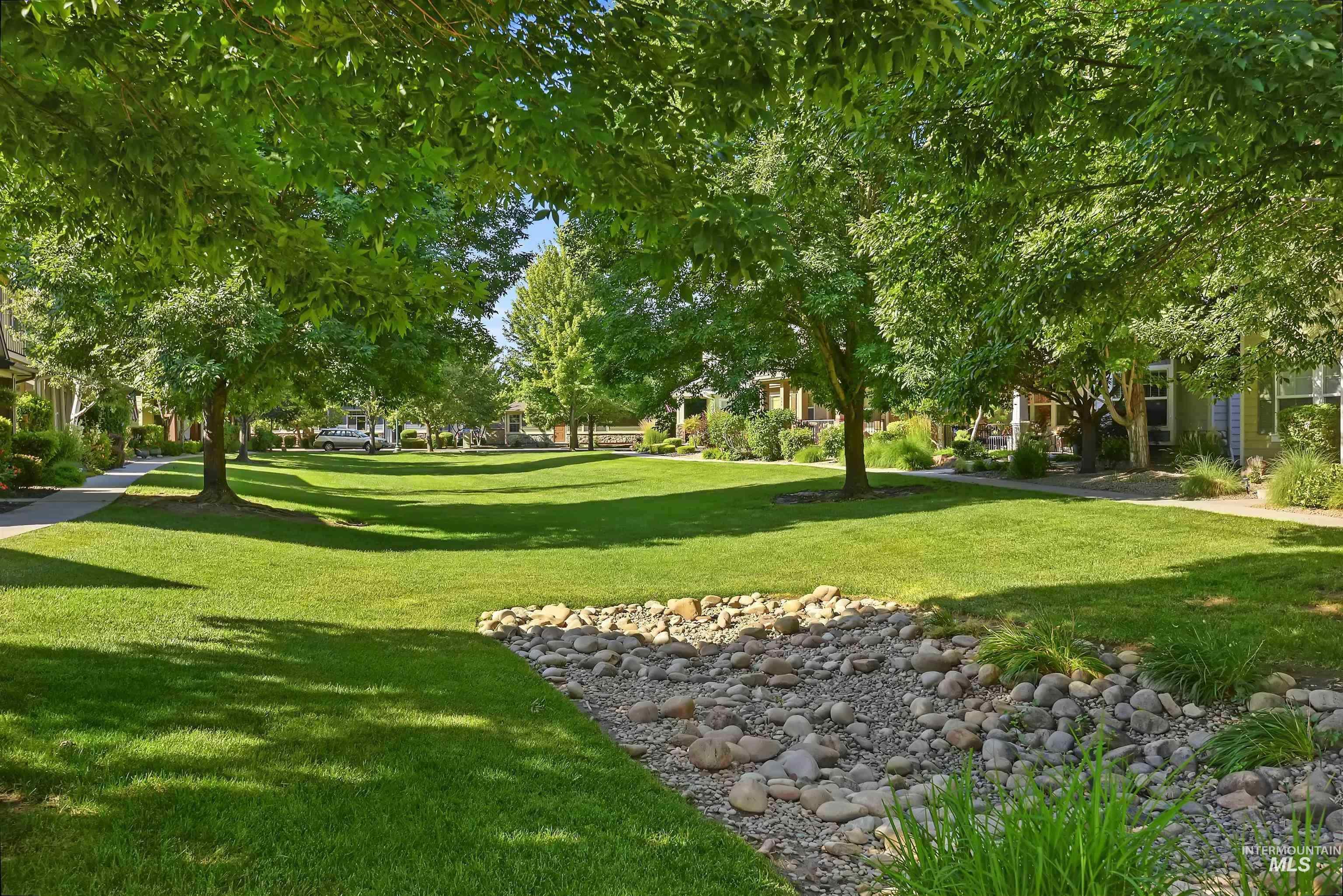 998 E Shadow Creek Lane