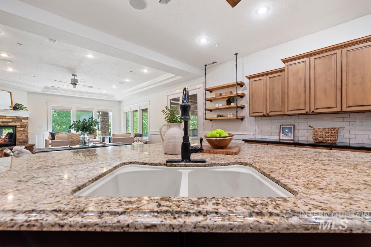 103 S. Alder Ln