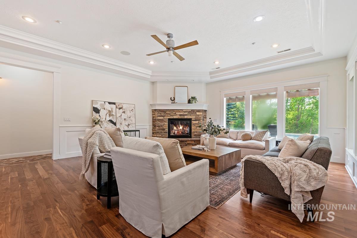 103 S. Alder Ln