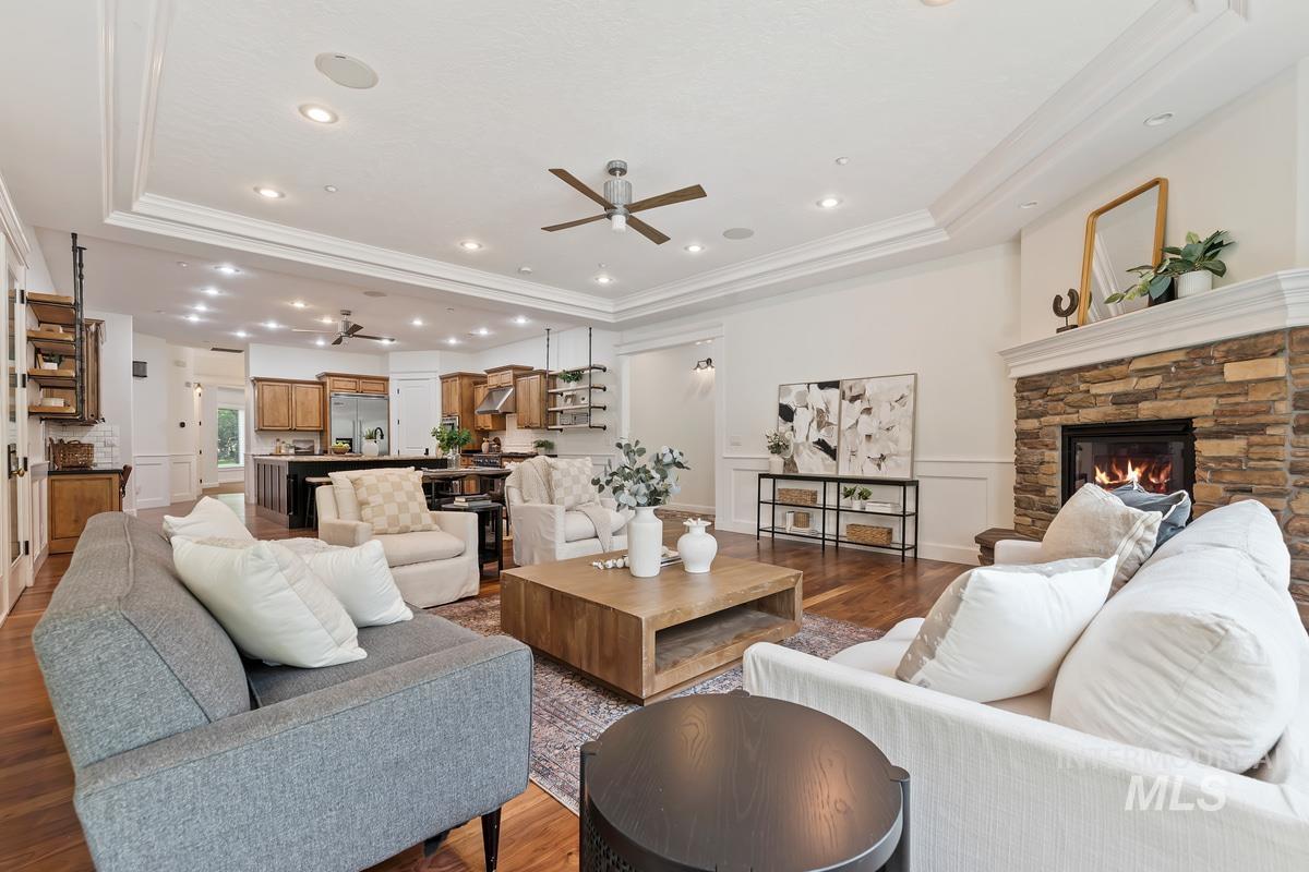 103 S. Alder Ln