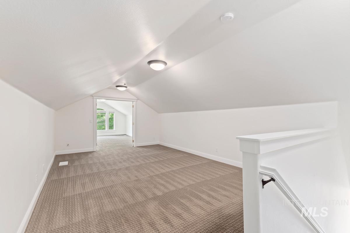103 S. Alder Ln
