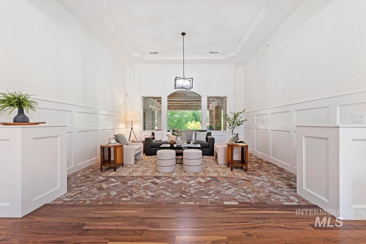 103 S. Alder Ln