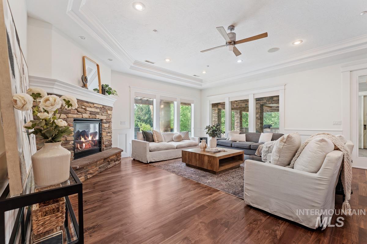 103 S. Alder Ln