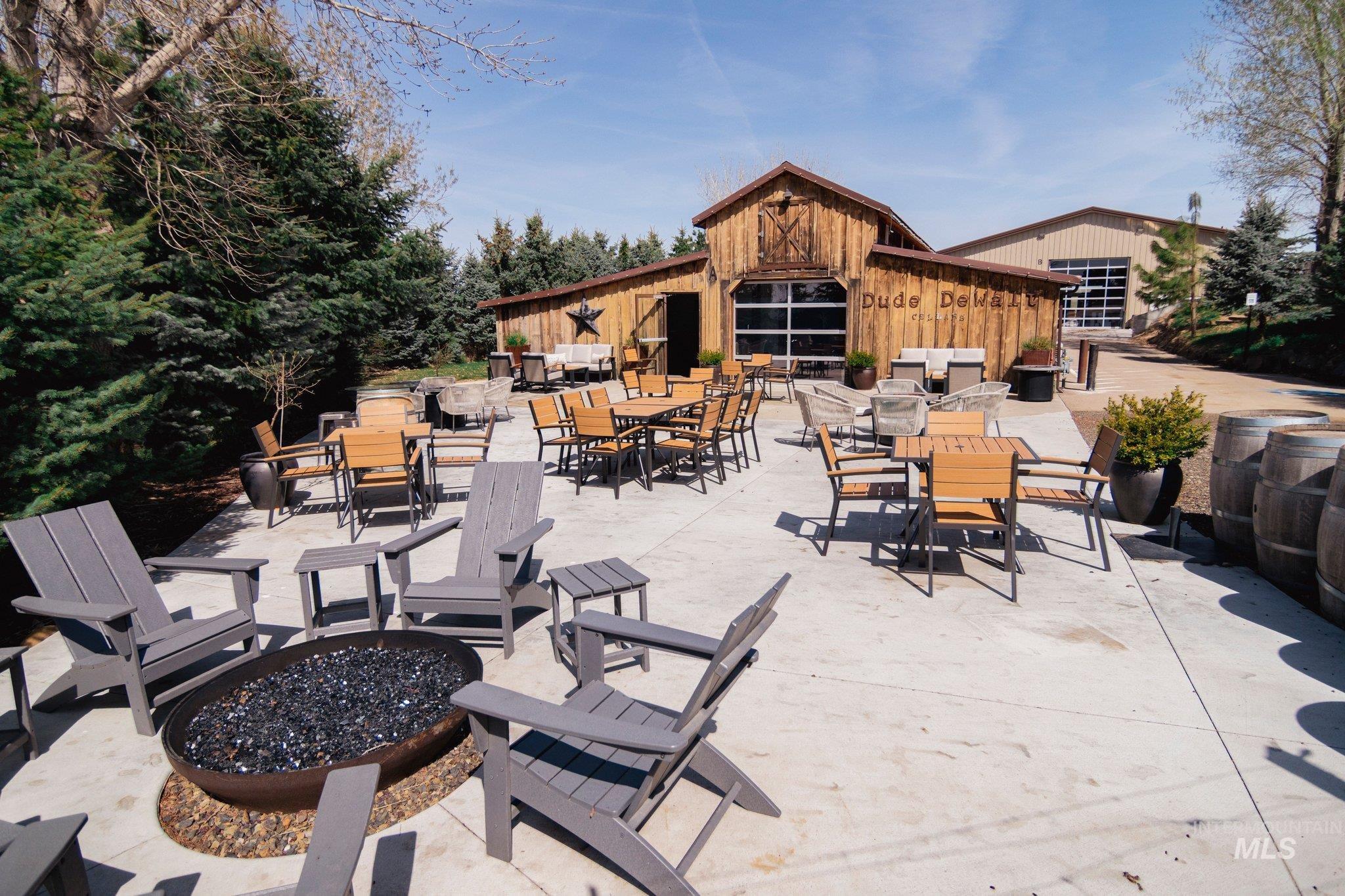 5446 N Highway 16