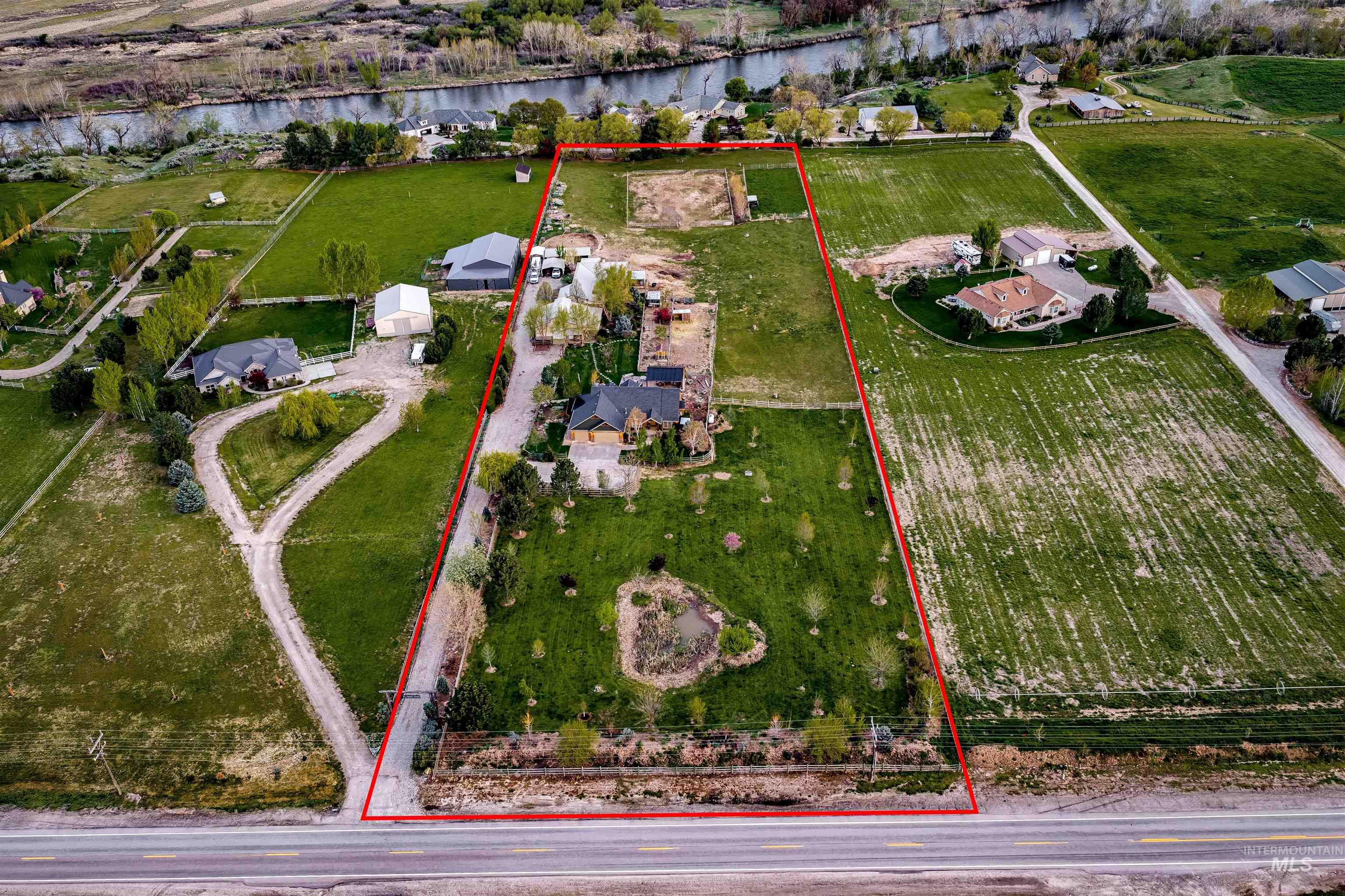 9415 N Highway 52