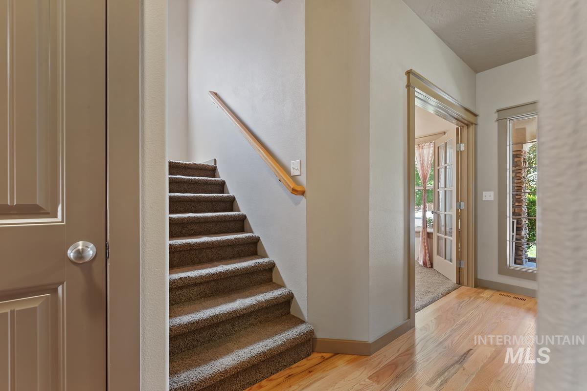 2946 N Christian Way