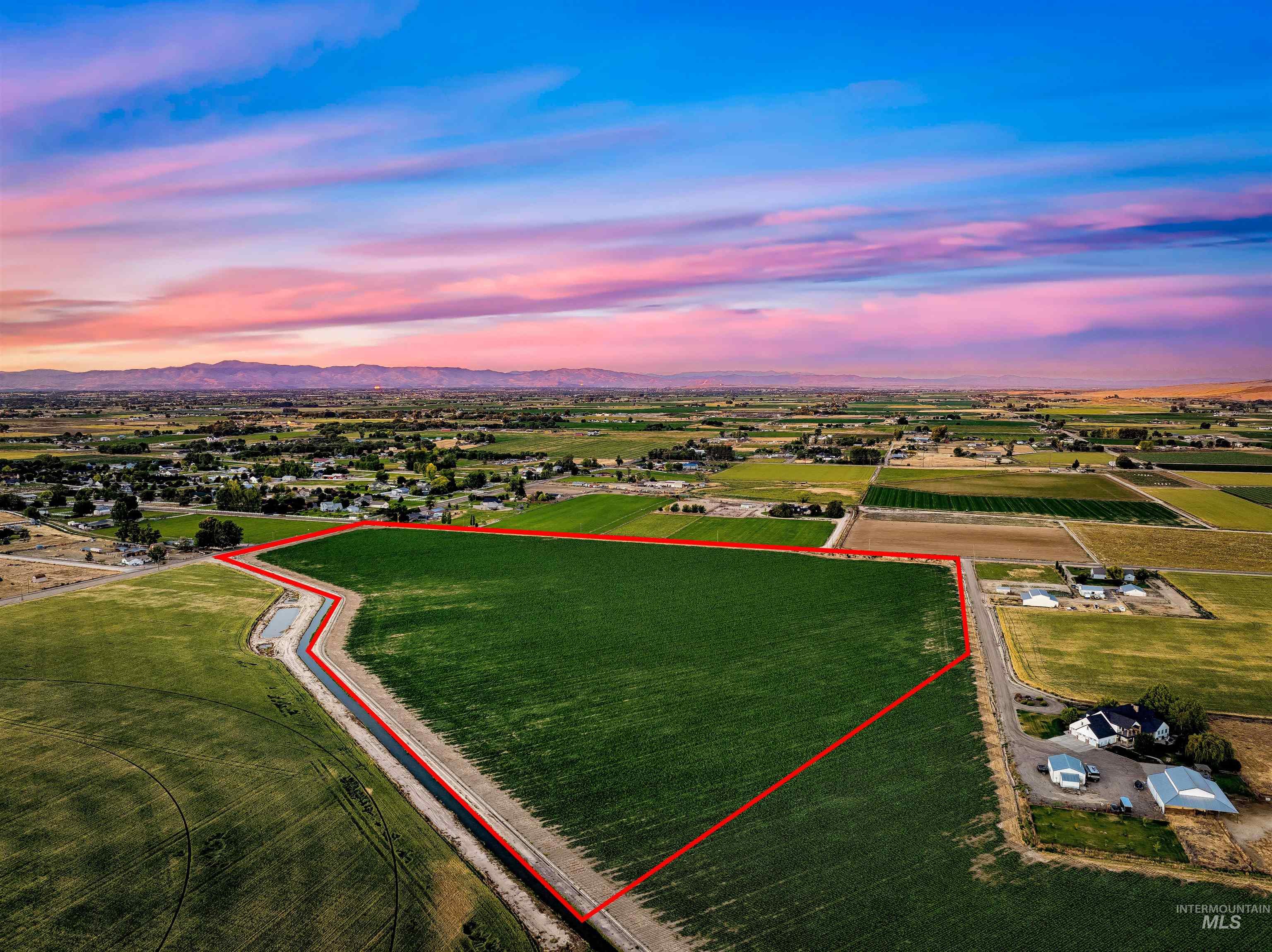 000 S Track Rd