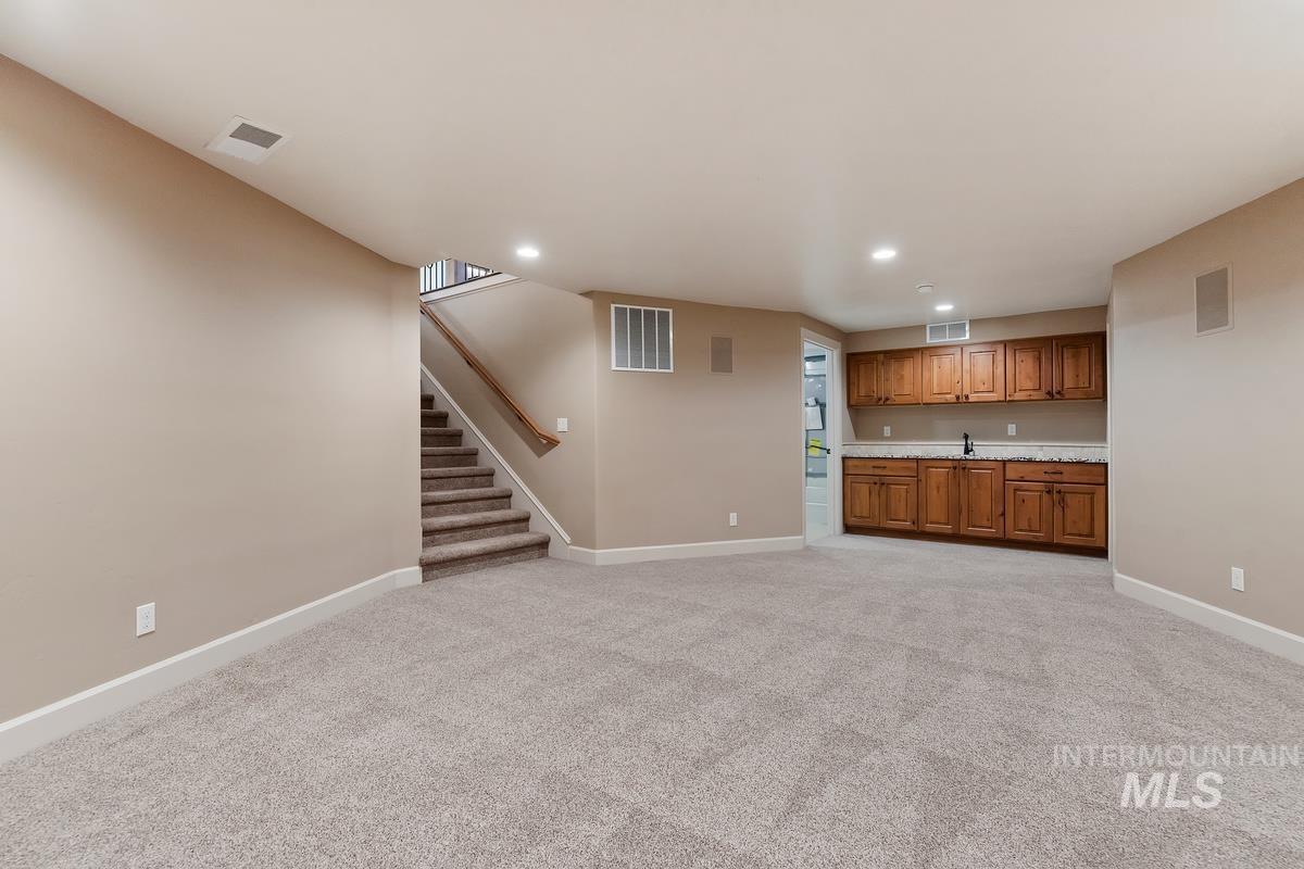 5340 S Black Cat Rd.