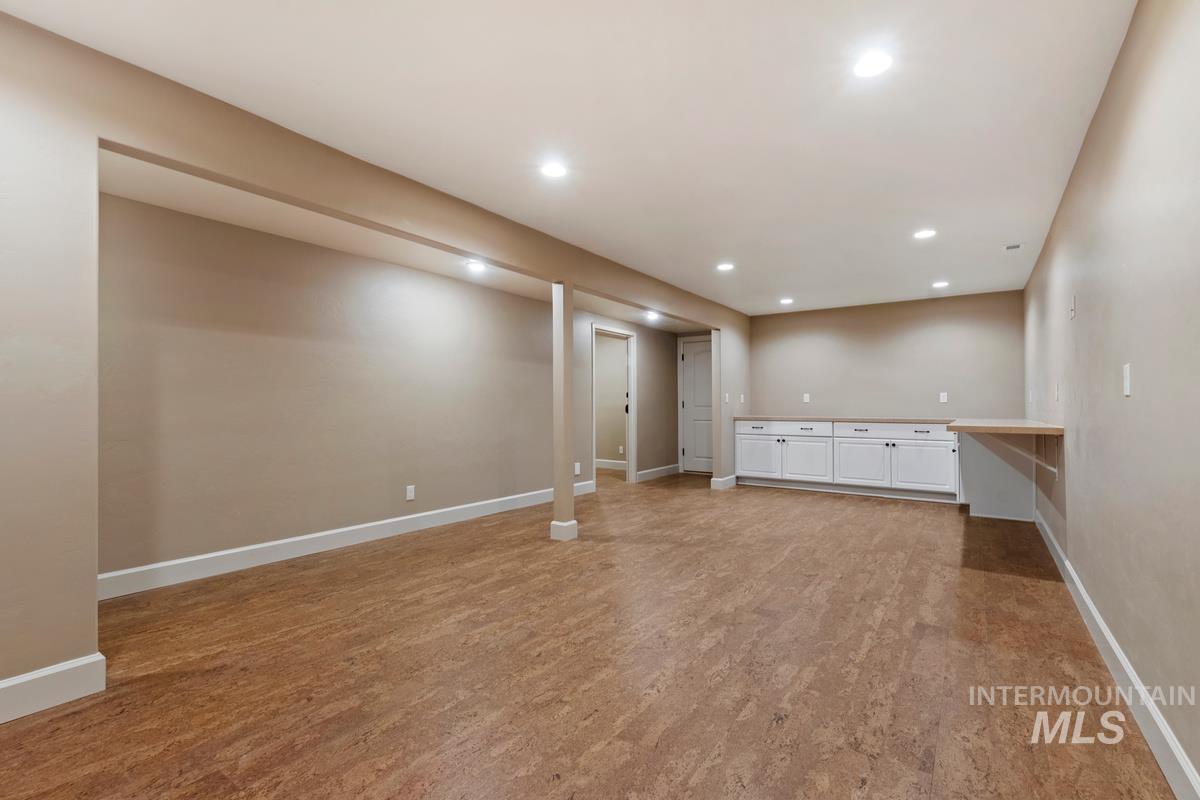 5340 S Black Cat Rd.