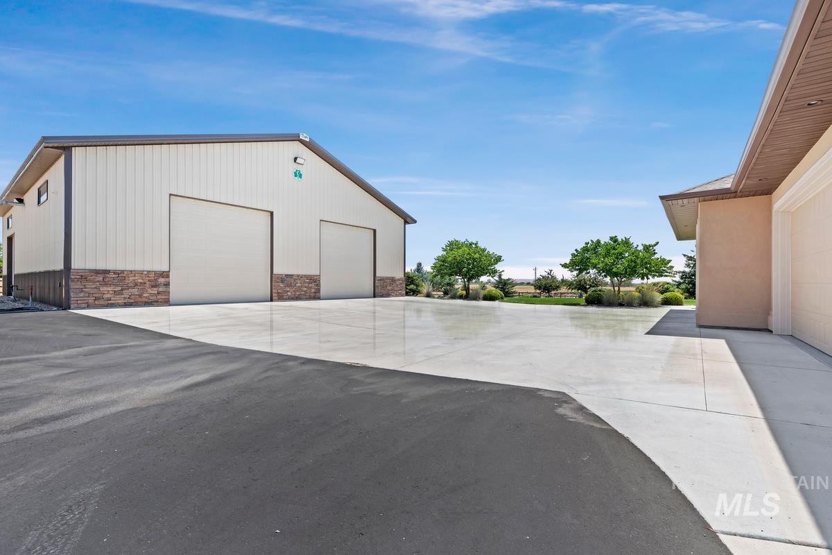 5340 S Black Cat Rd.