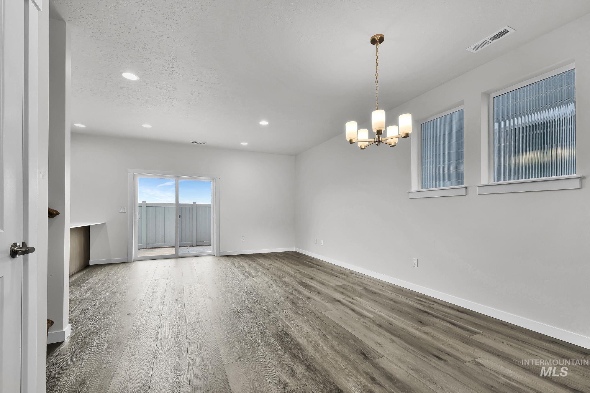 4376 W Topeka St