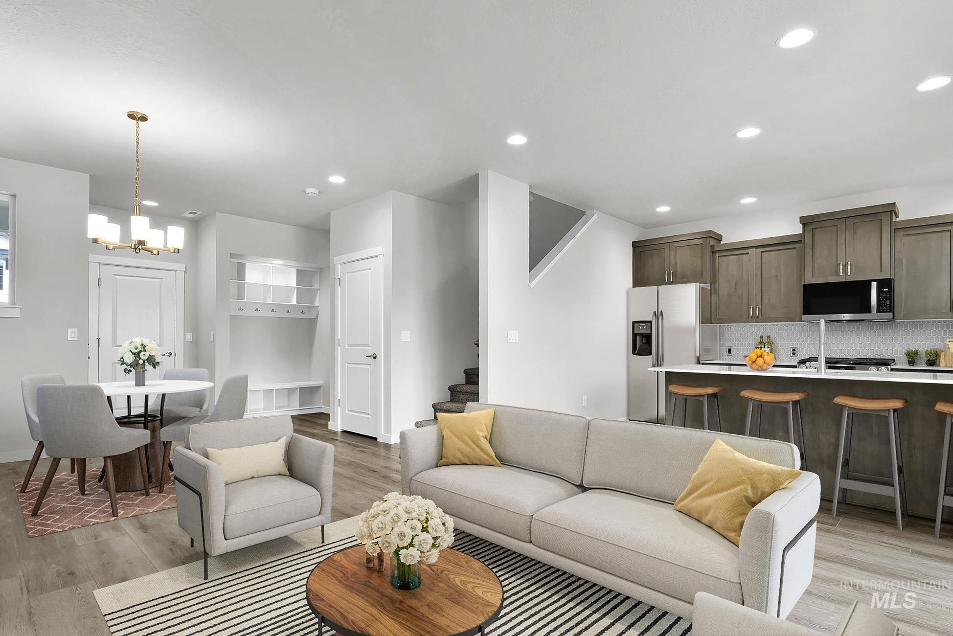 4376 W Topeka St