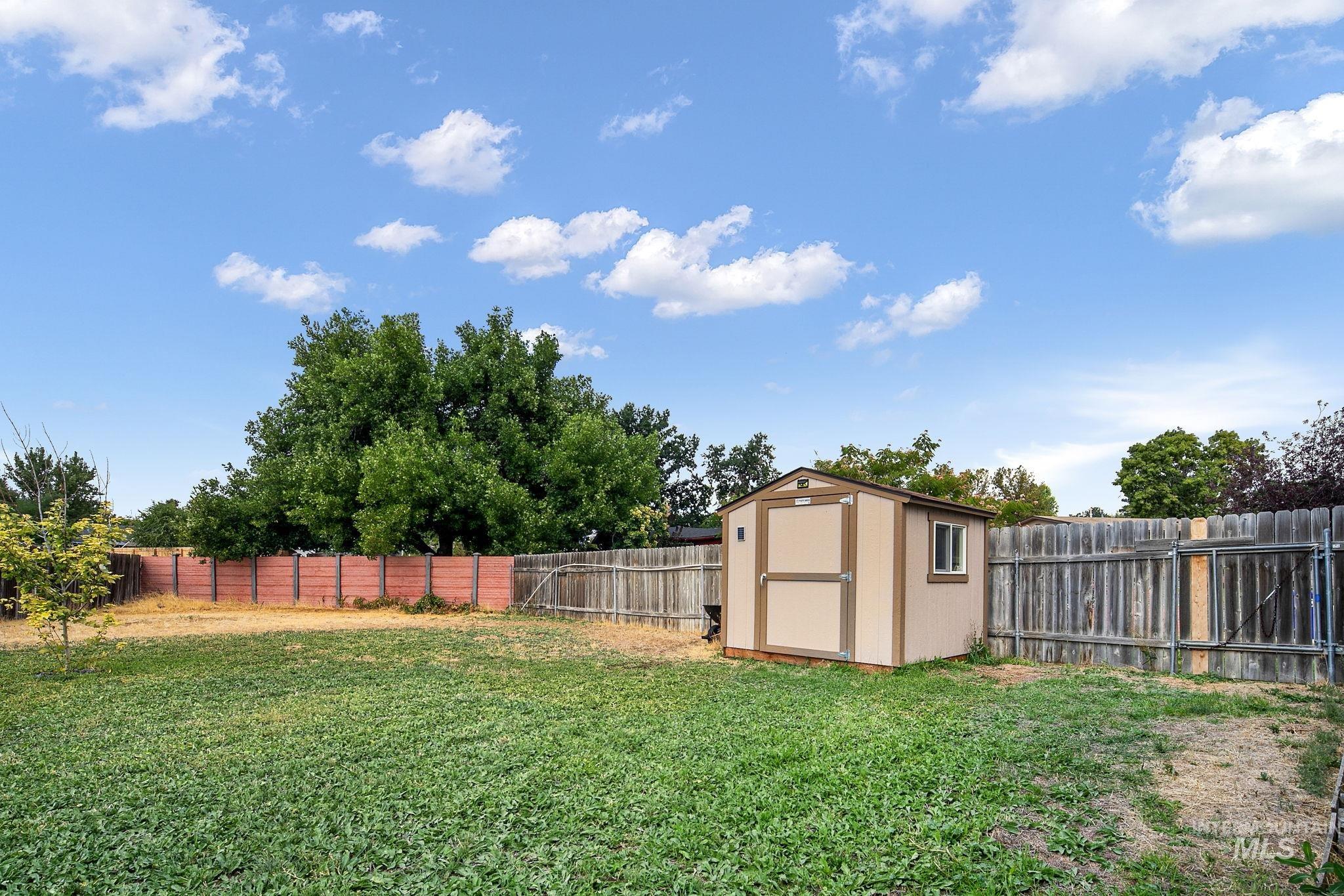 11469 W Hanks St