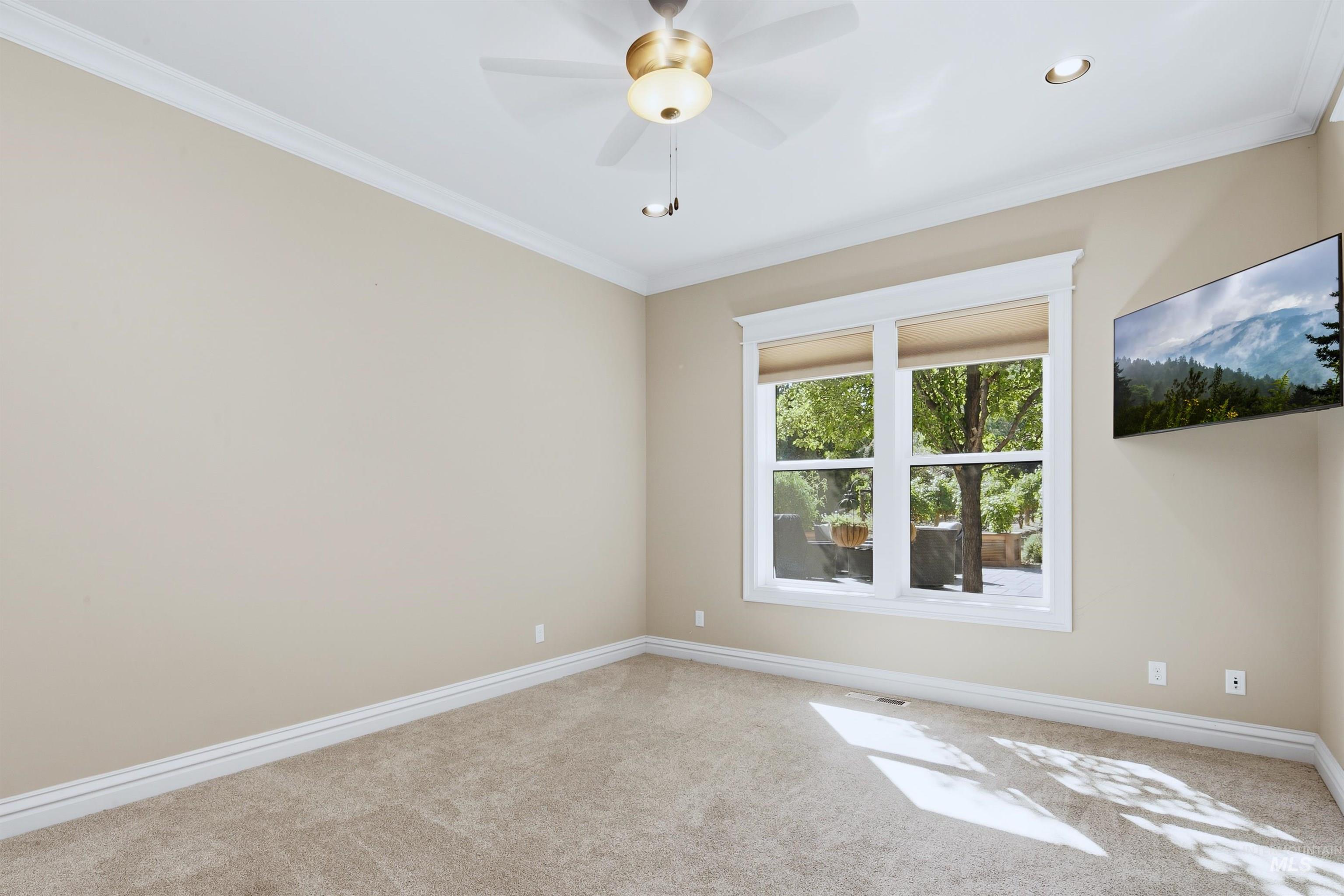 6462 N. Spurwing Ln.