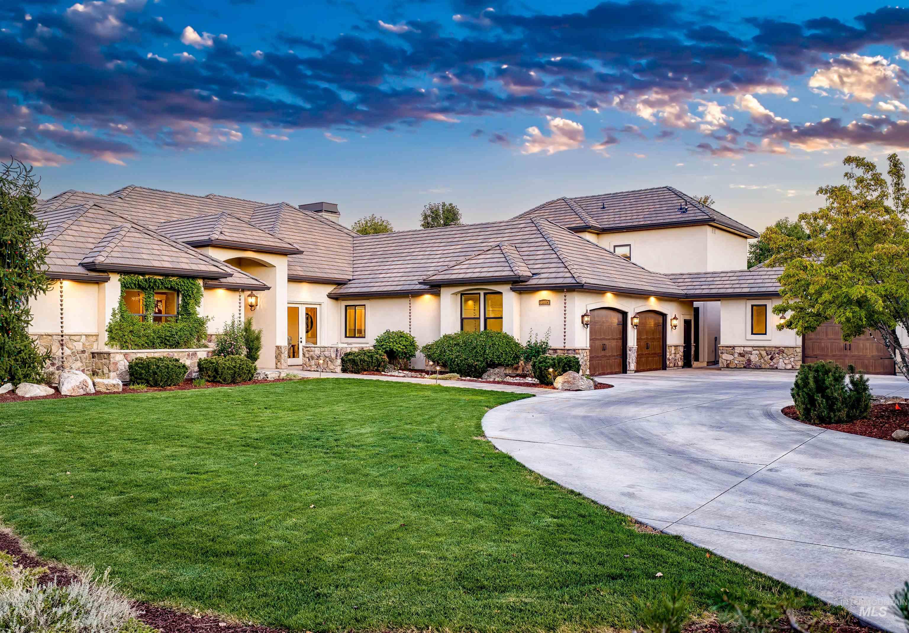 6462 N. Spurwing Ln.