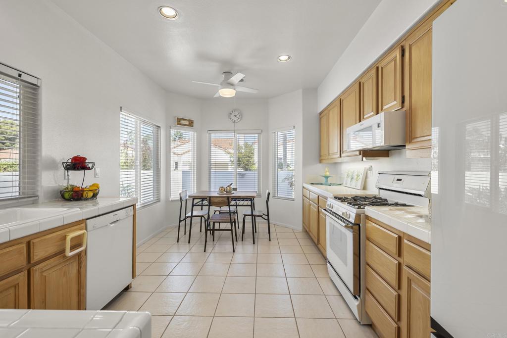 4963 Lamia way