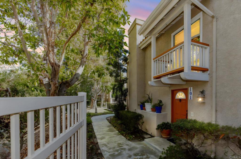 7758 Caminito Monarca 101