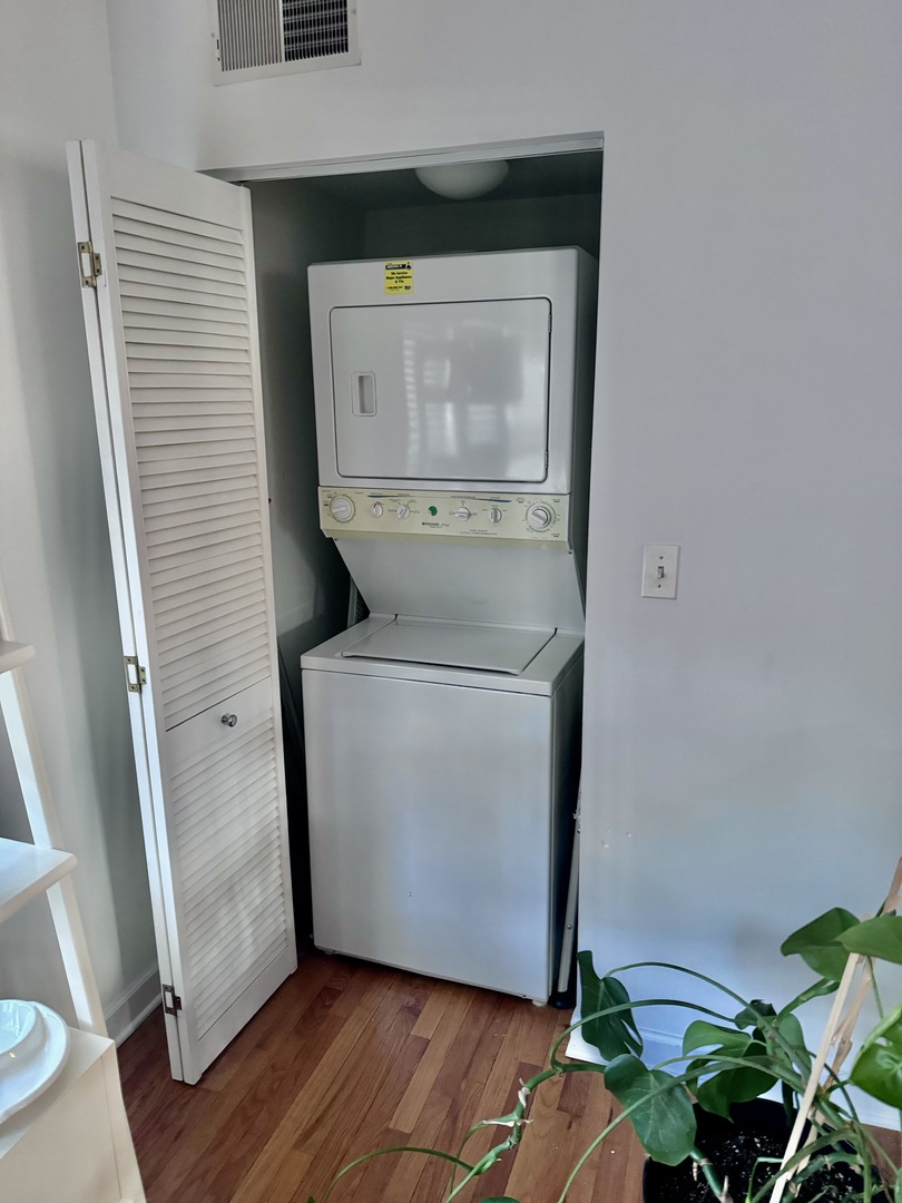 2925 W Summerdale Avenue Unit: 2