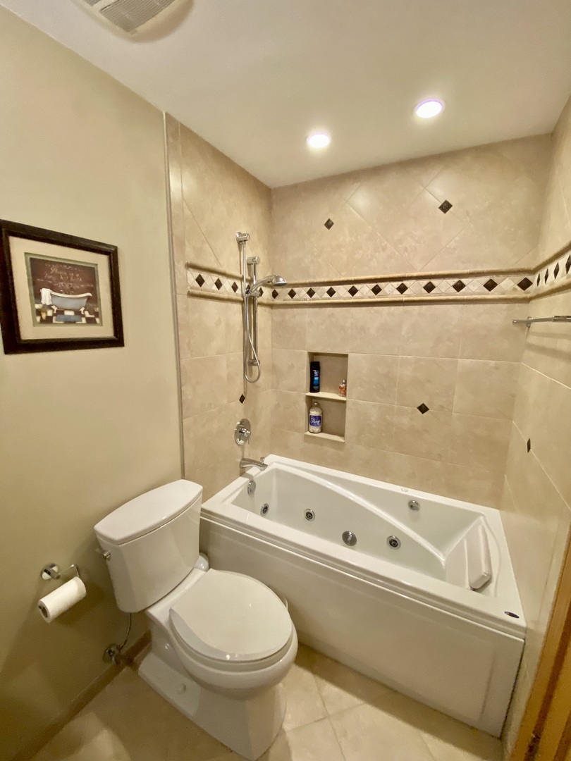 1126 S New Wilke Road Unit: 208