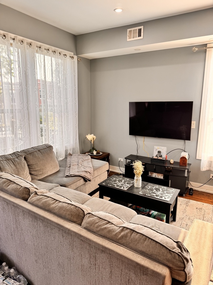 5040 W Berenice Avenue