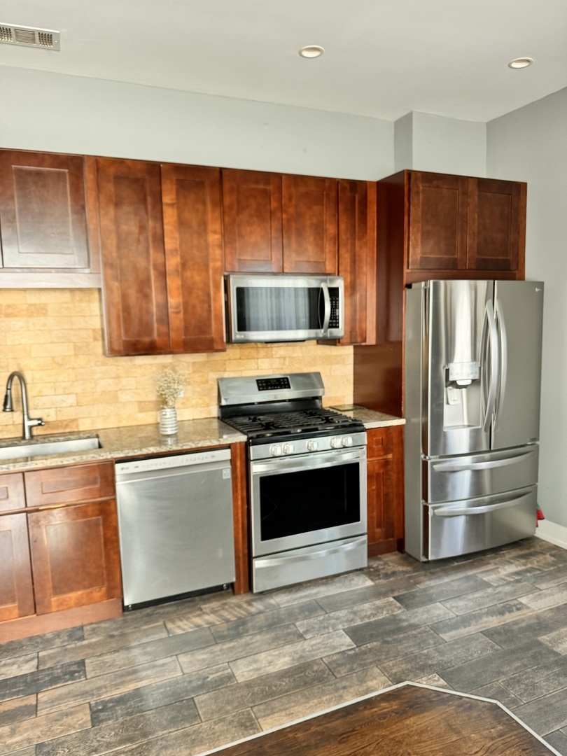 5040 W Berenice Avenue