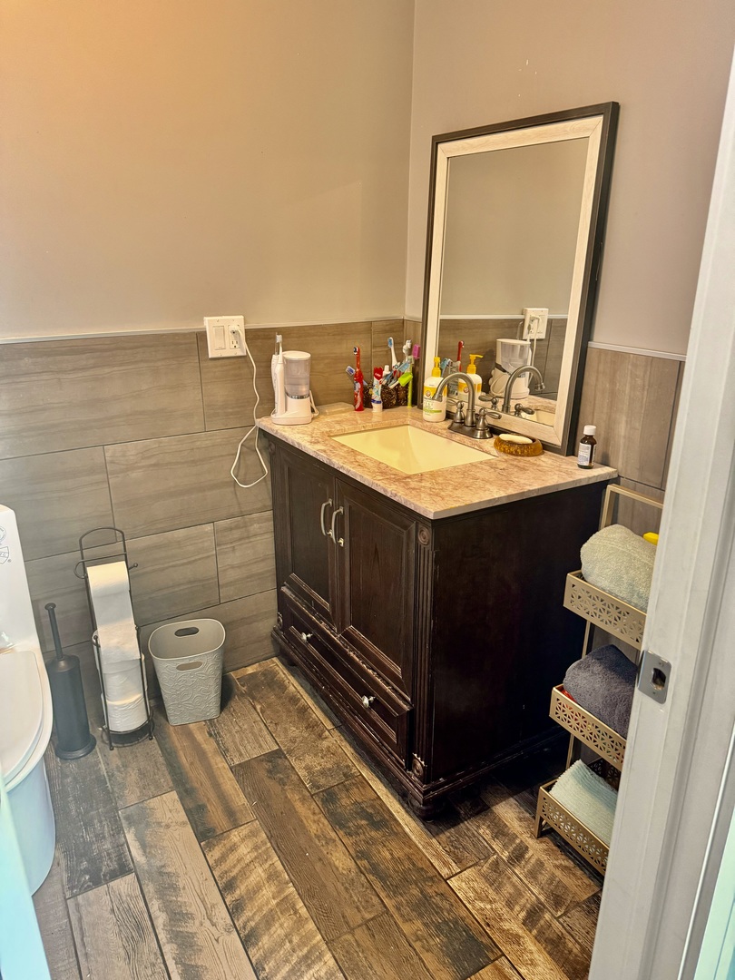 5040 W Berenice Avenue