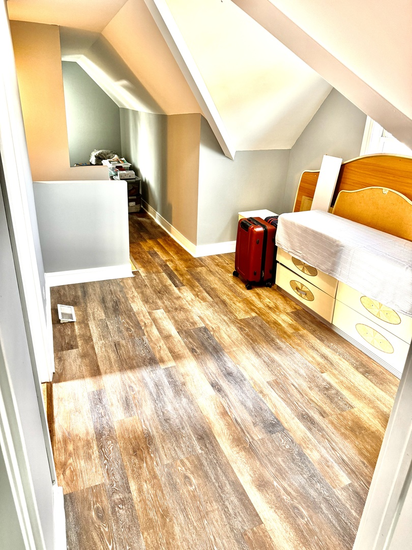 5040 W Berenice Avenue