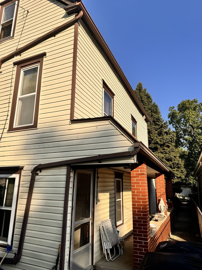 4714 N Kennicott Avenue