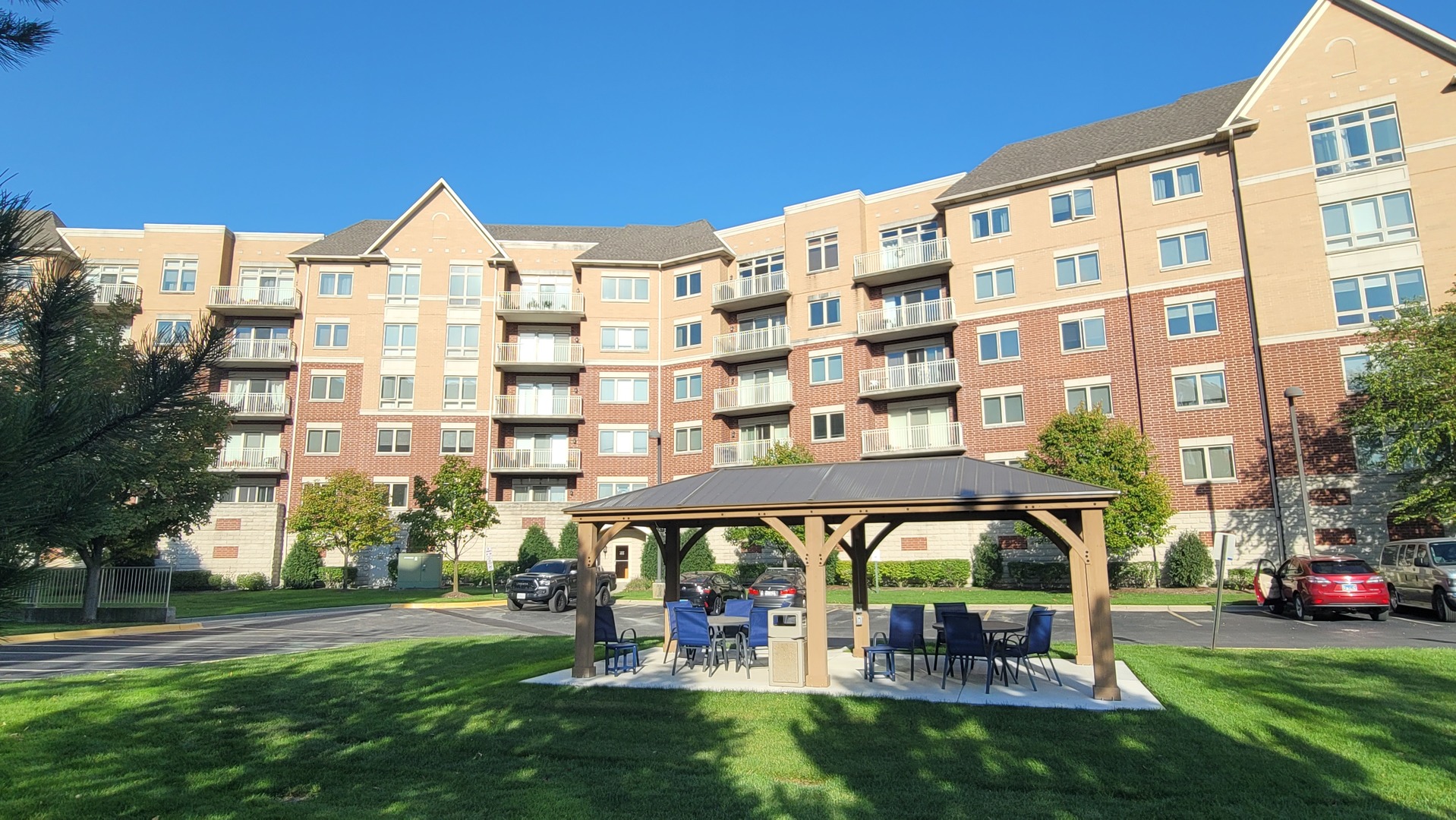 8300 Concord Drive Unit: 514