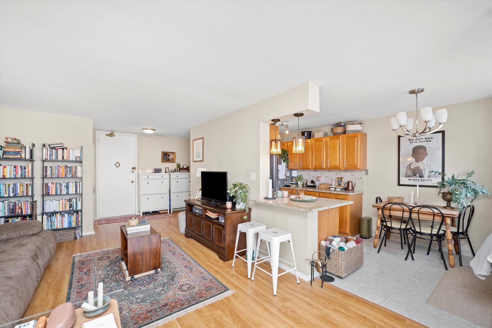 7141 N Kedzie Avenue Unit: 1212