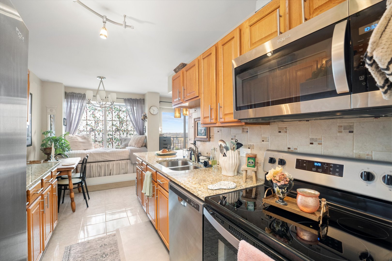 7141 N Kedzie Avenue Unit: 1212