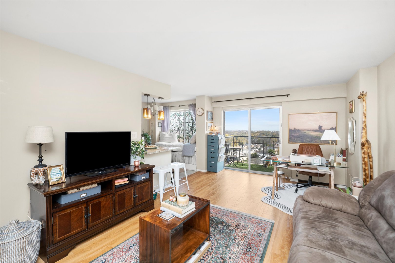 7141 N Kedzie Avenue Unit: 1212