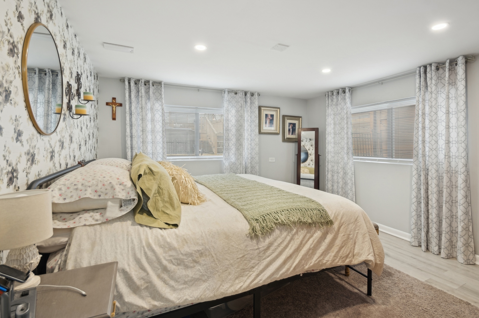 7752 Churchill Street