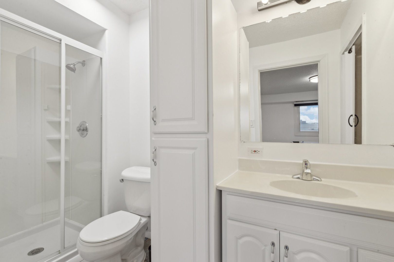 601 W Huntington Commons Road Unit: 106