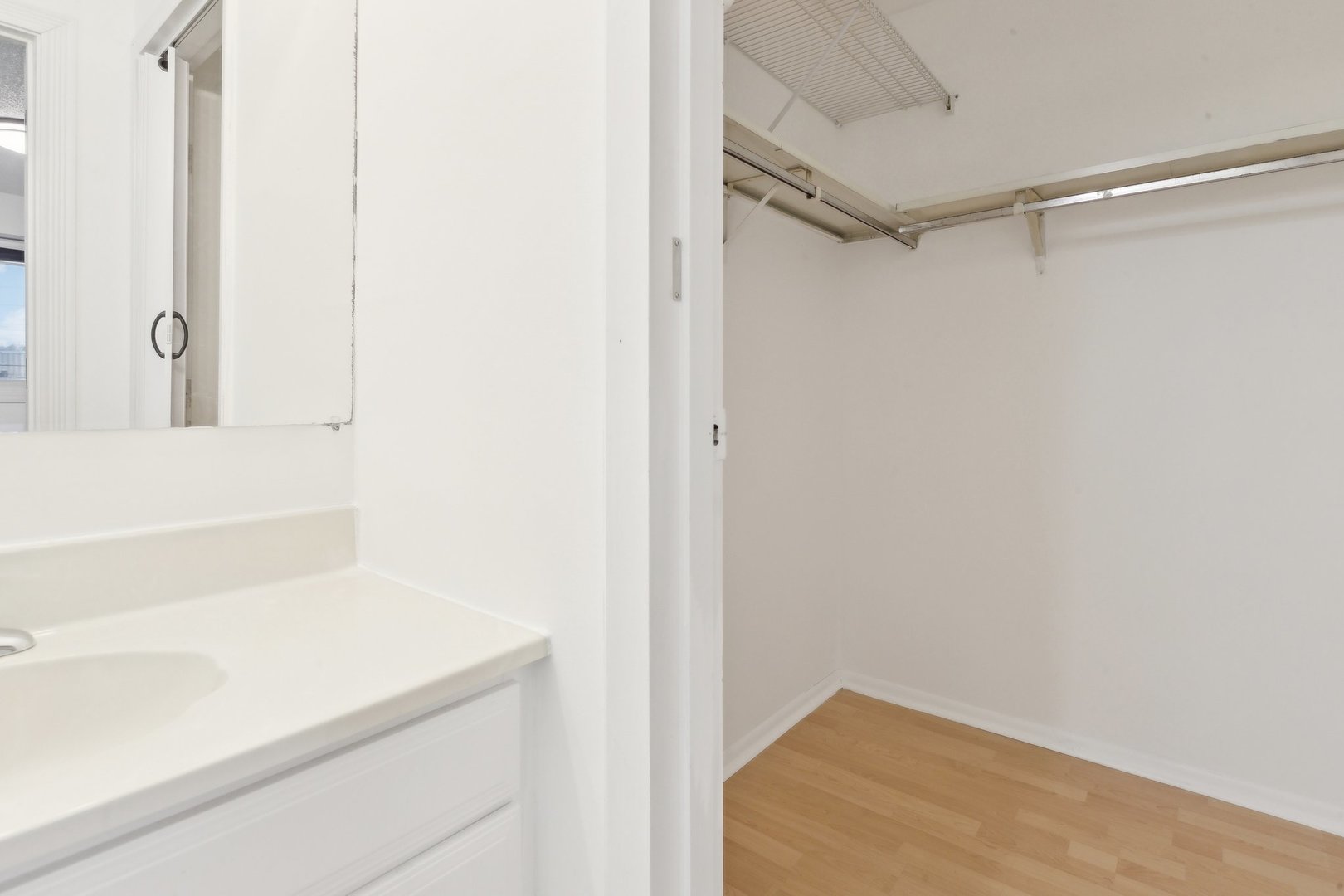 601 W Huntington Commons Road Unit: 106