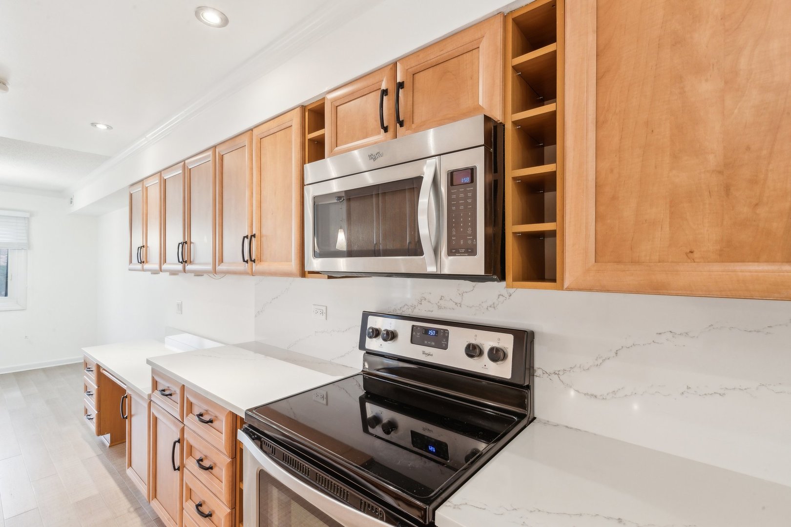 601 W Huntington Commons Road Unit: 106