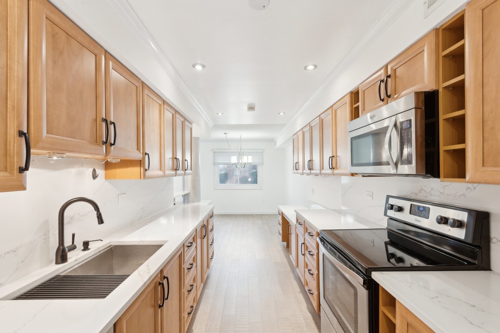601 W Huntington Commons Road Unit: 106