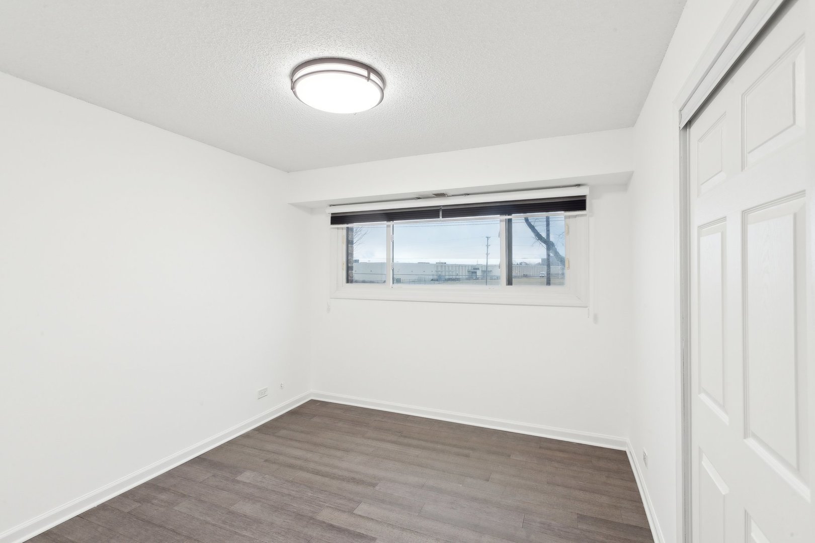 601 W Huntington Commons Road Unit: 106