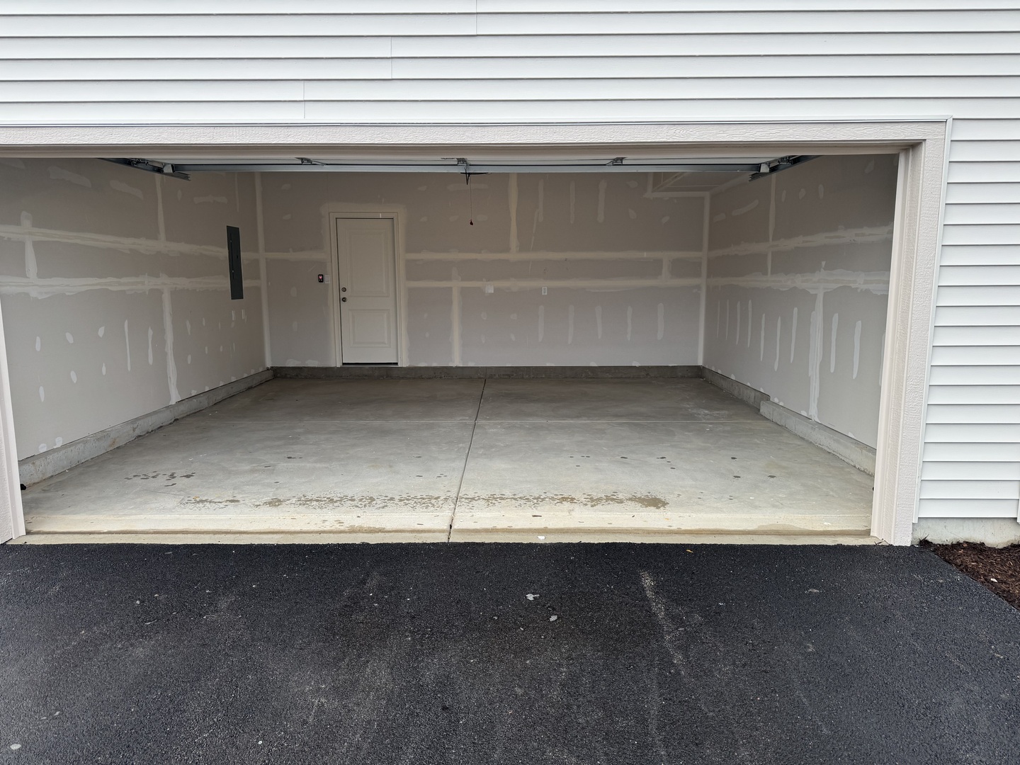 1469 GRAND TETONS Drive