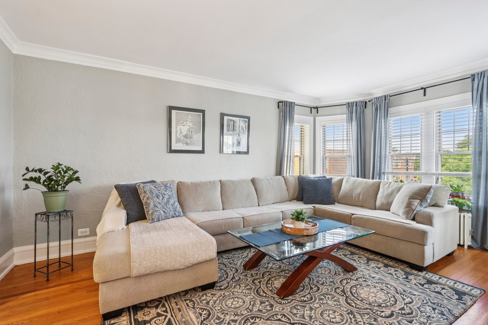 6203 N Oakley Street Unit: 3