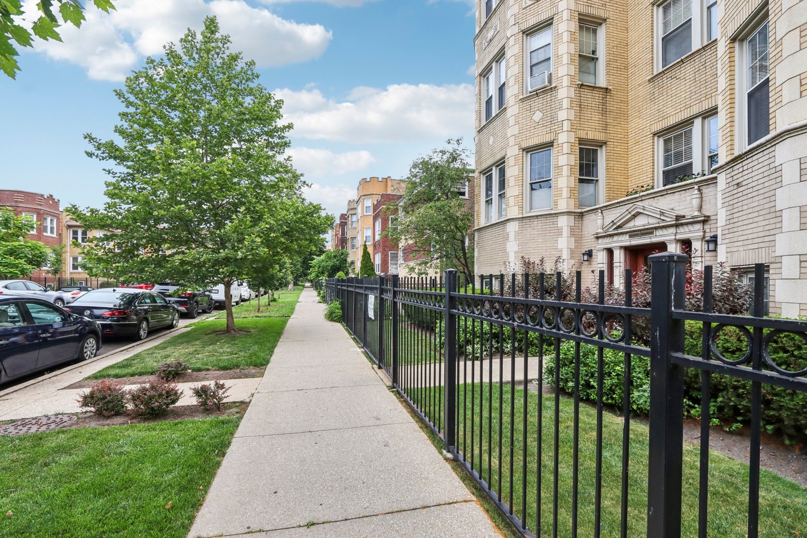6203 N Oakley Street Unit: 3