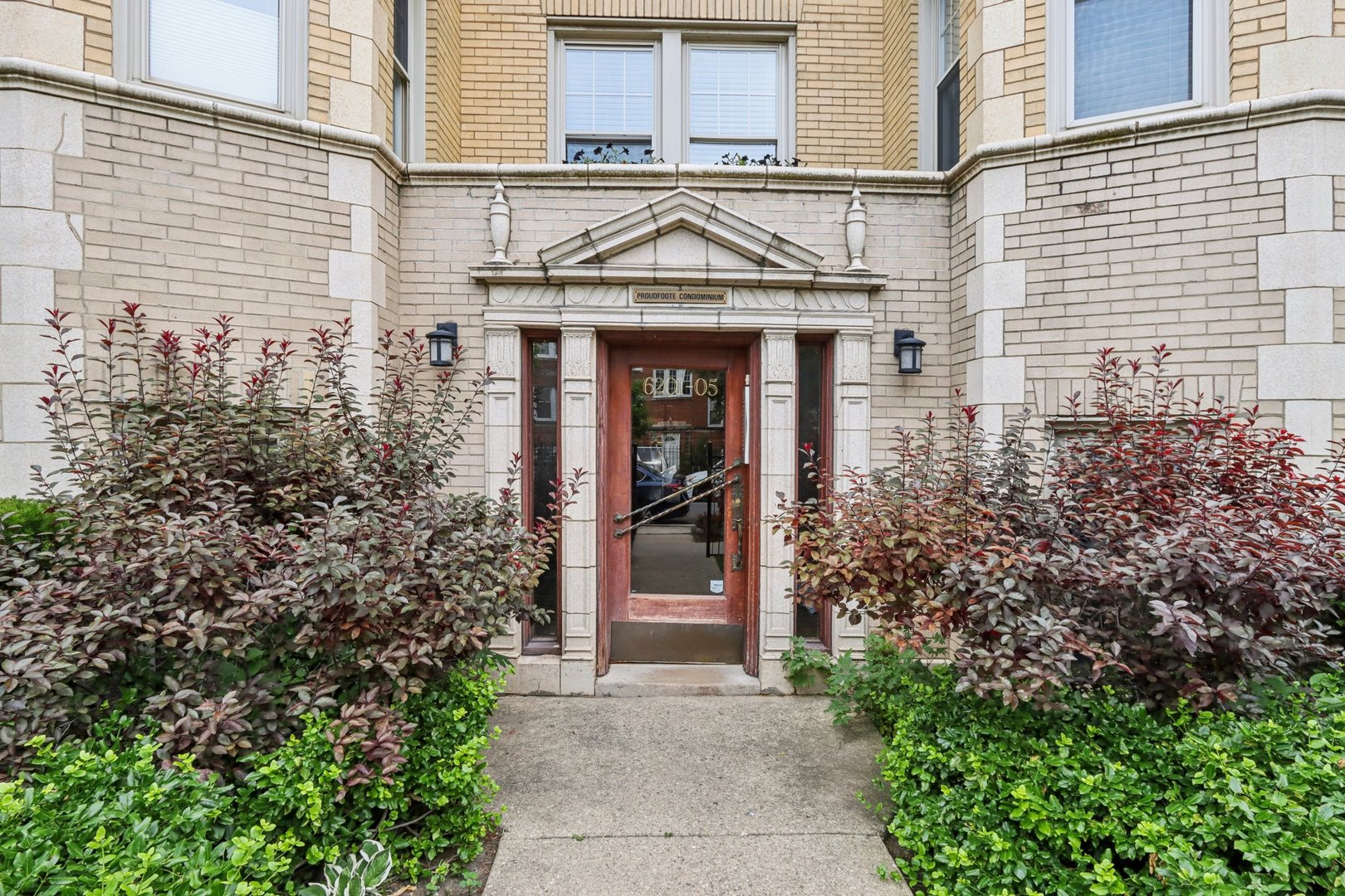 6203 N Oakley Street Unit: 3