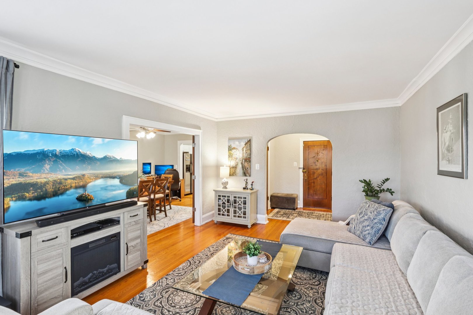 6203 N Oakley Street Unit: 3