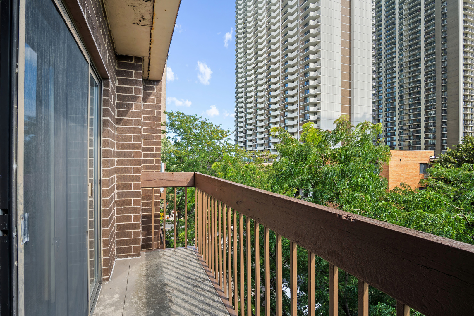 6102 N Sheridan Road Unit: 507