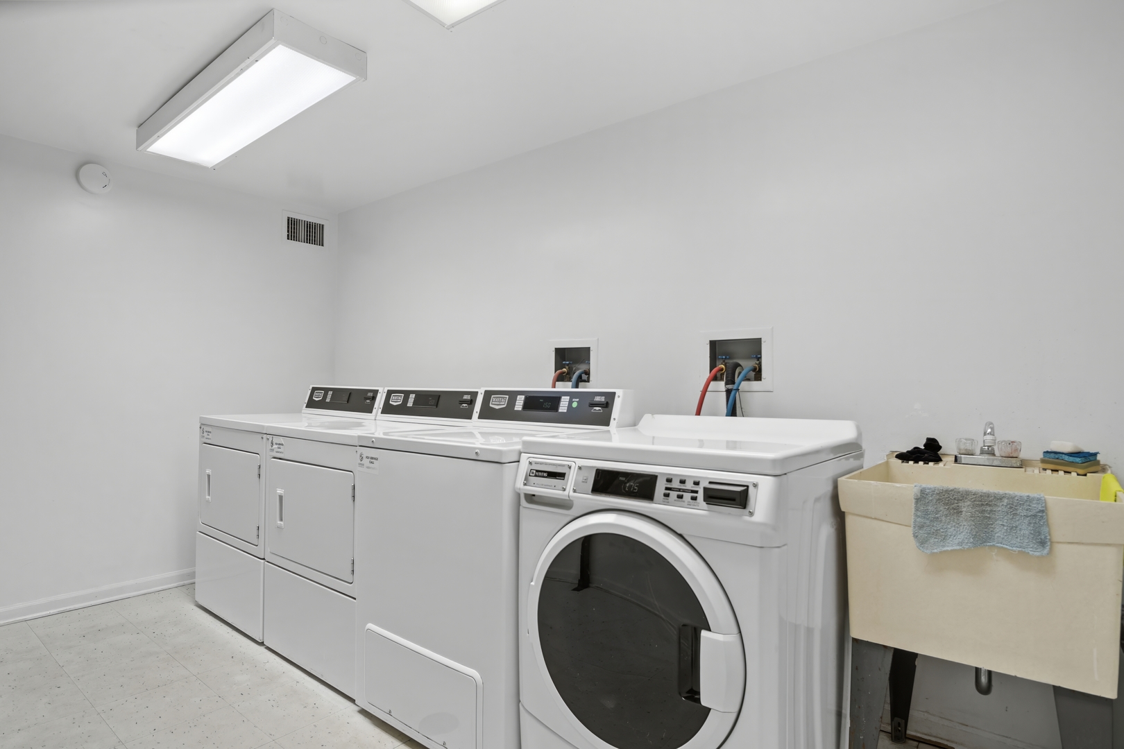 6102 N Sheridan Road Unit: 507