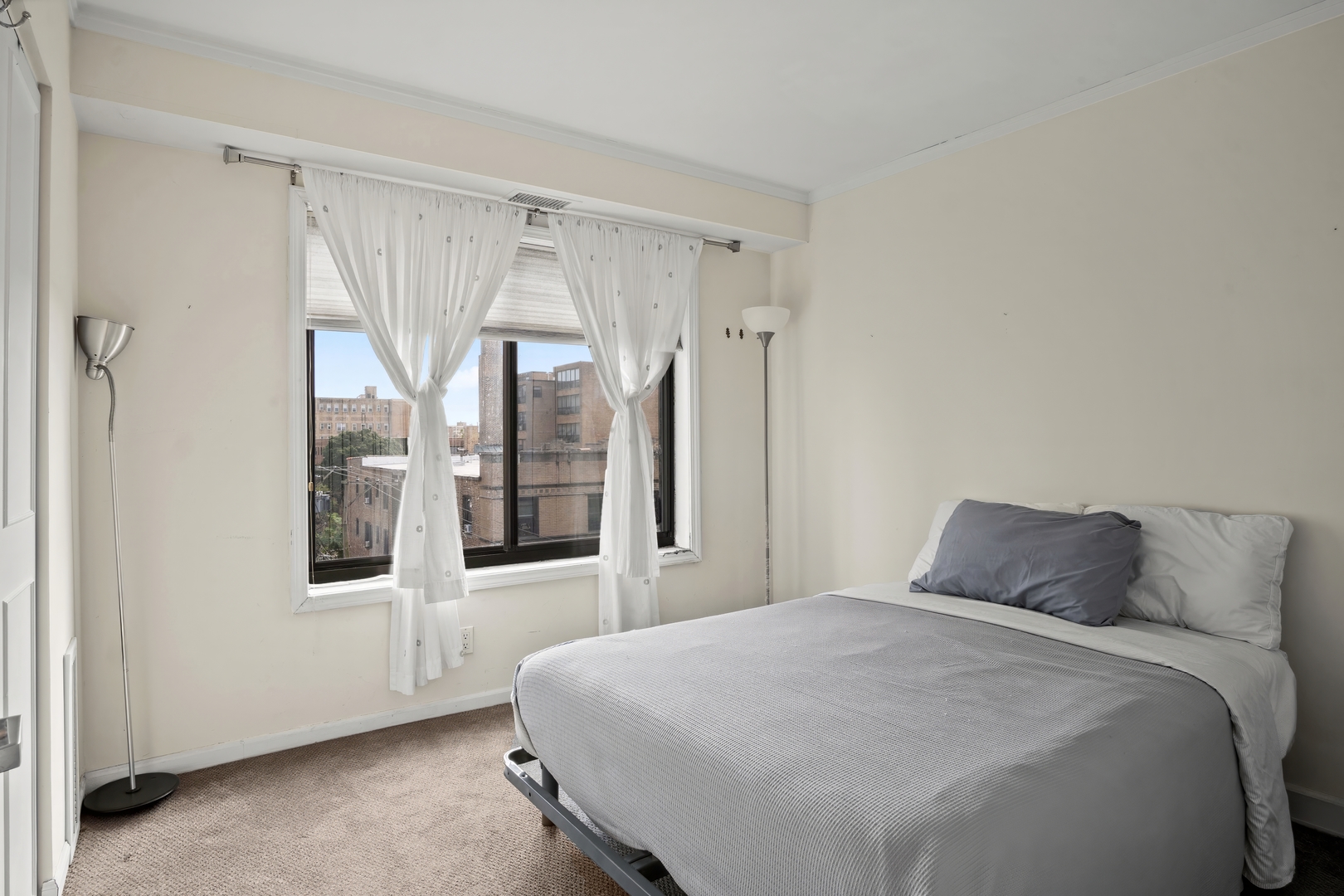 6102 N Sheridan Road Unit: 507