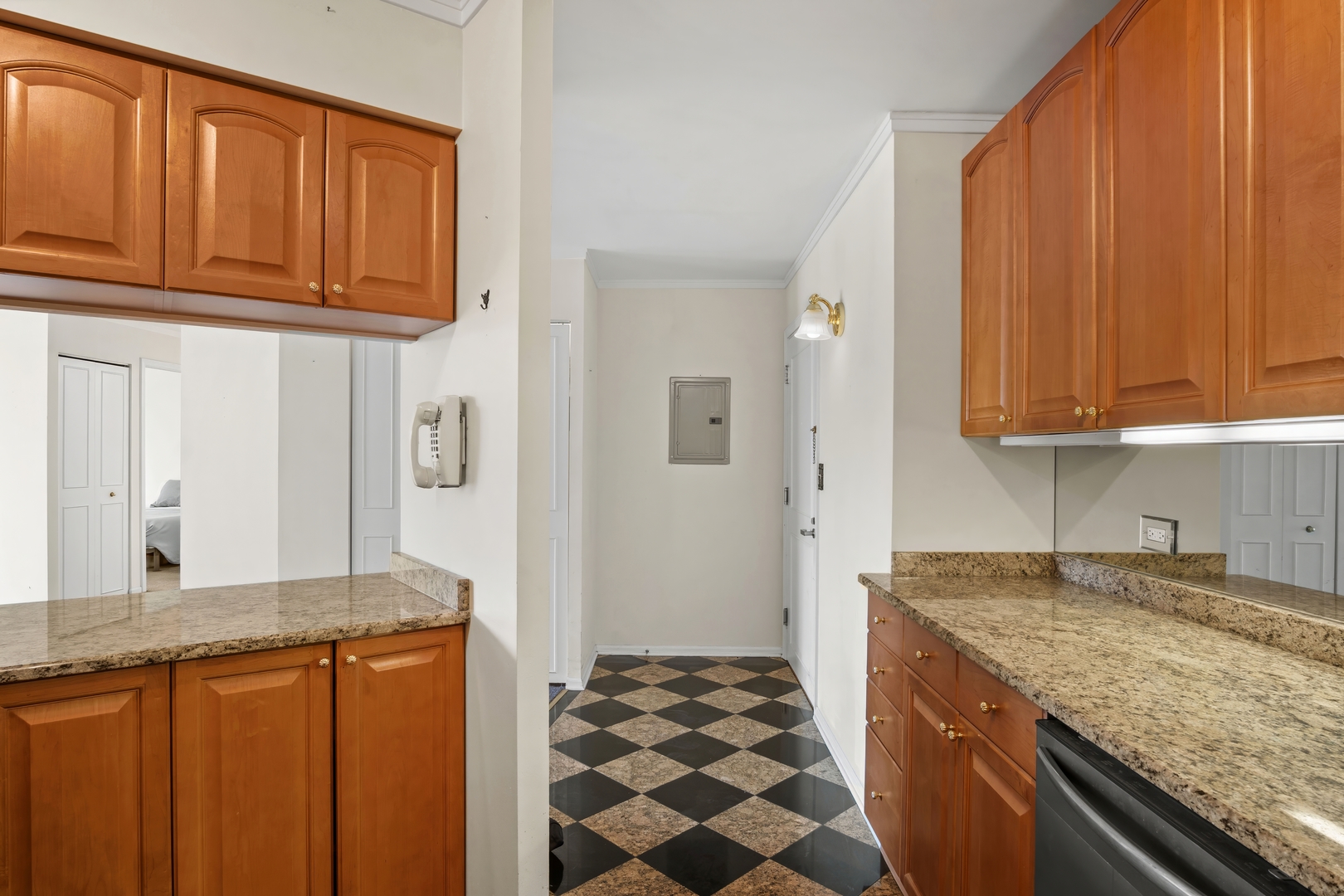 6102 N Sheridan Road Unit: 507
