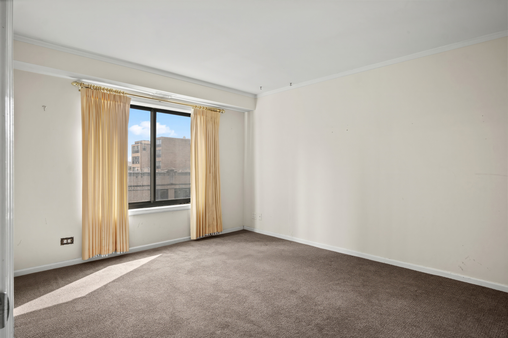 6102 N Sheridan Road Unit: 507